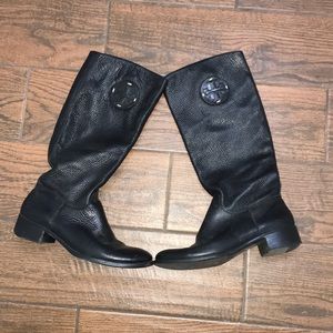 Tory Burch Keaton pull on pebbled leather boots